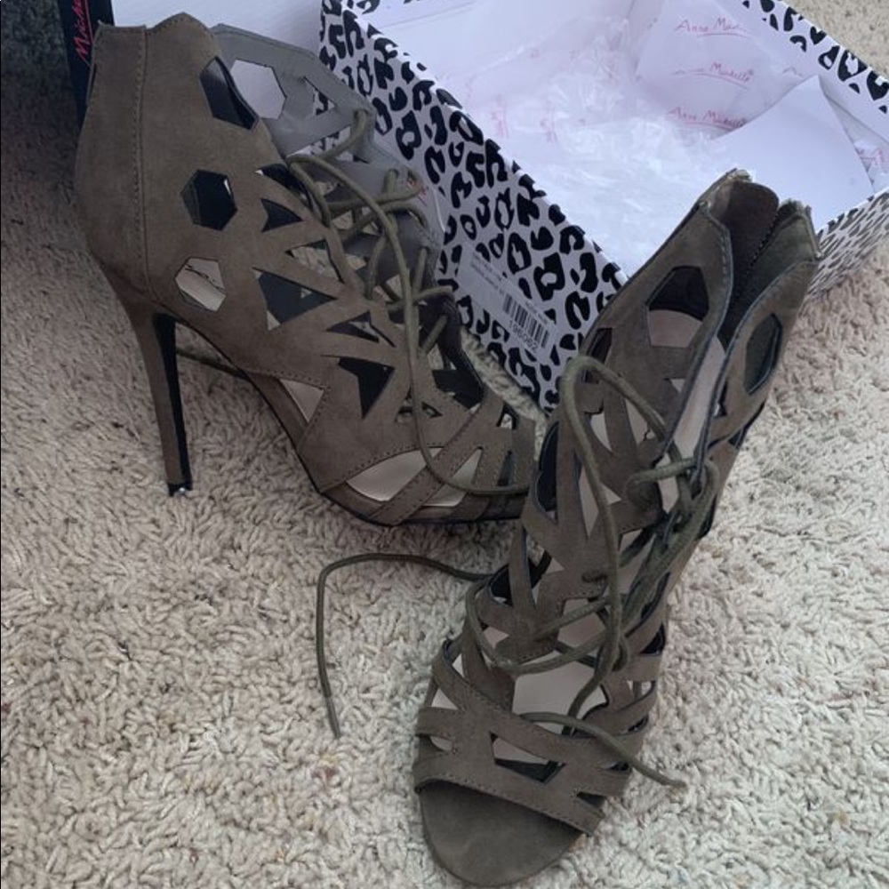 Cute lace up heels 3/$50🖤